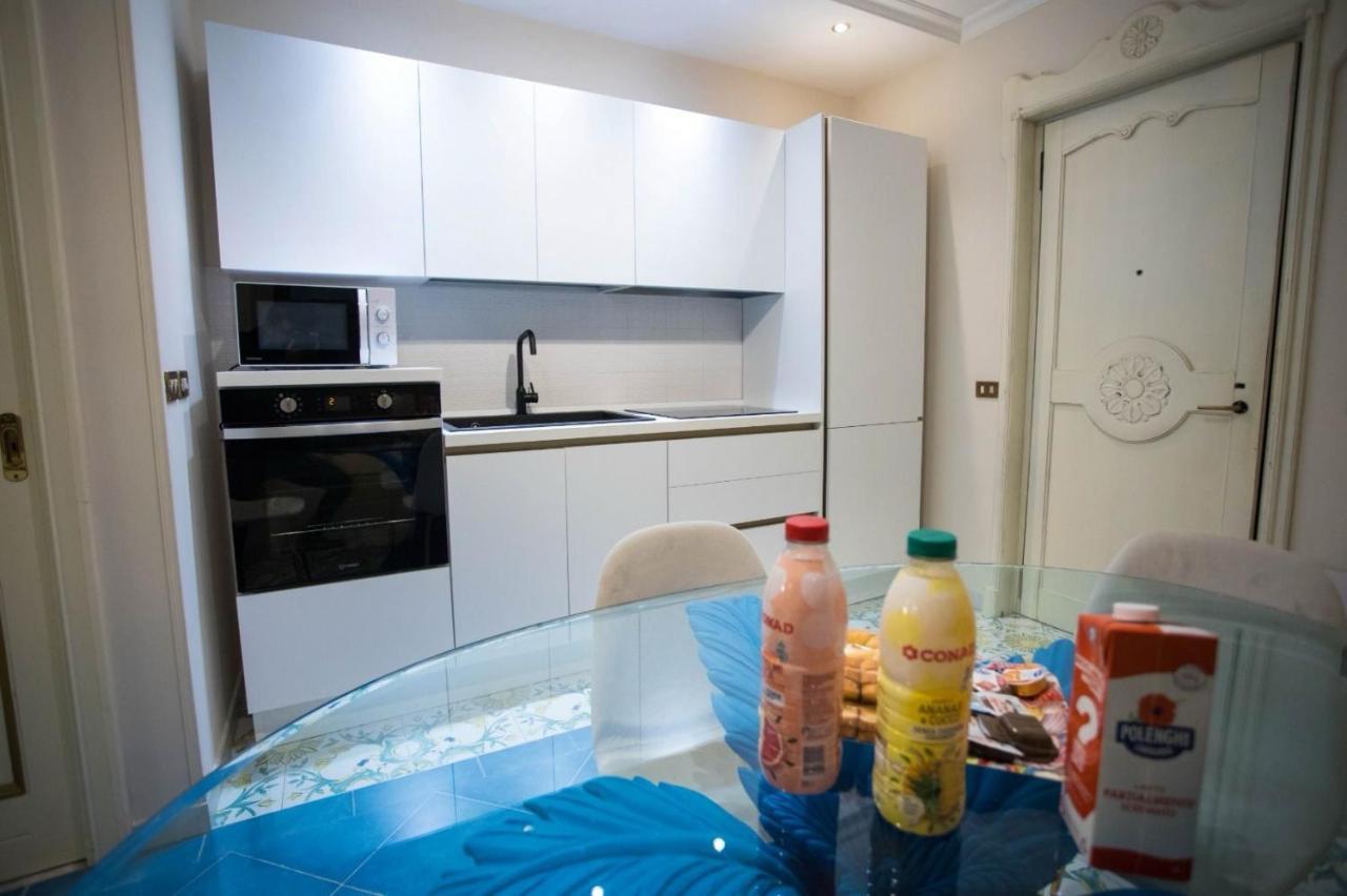Ferienwohnung Hause Naty Spaccanapoli Exterior foto