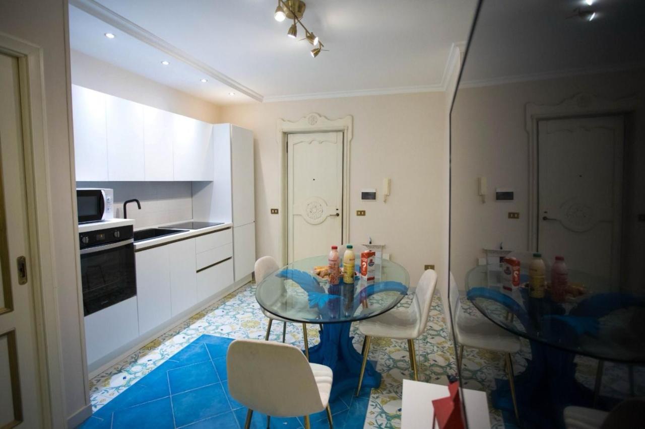 Ferienwohnung Hause Naty Spaccanapoli Exterior foto